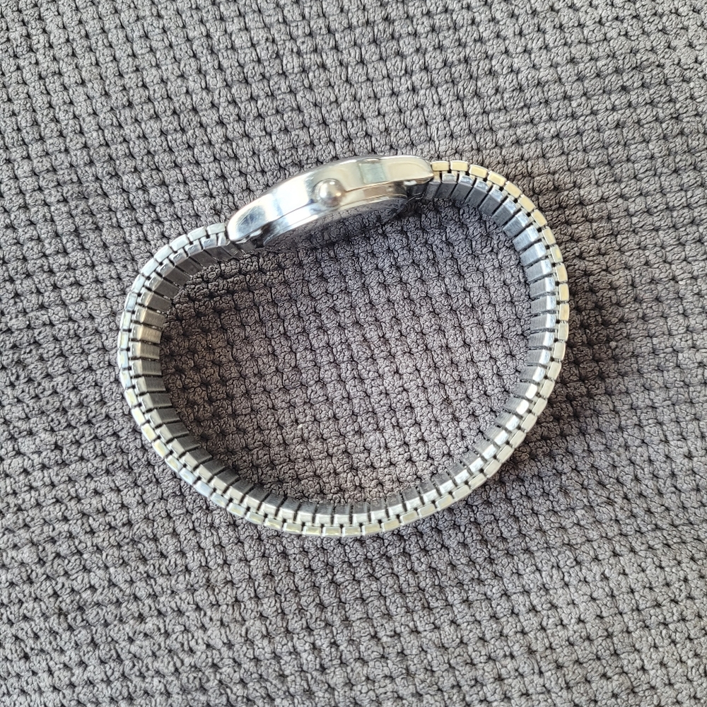⭐Quartz Watch⭐ - Picture 2 of 3